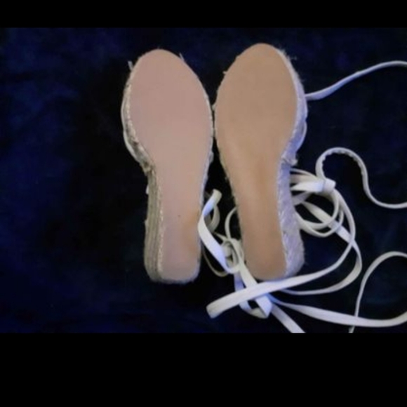 Lace up heels - Picture 2 of 3